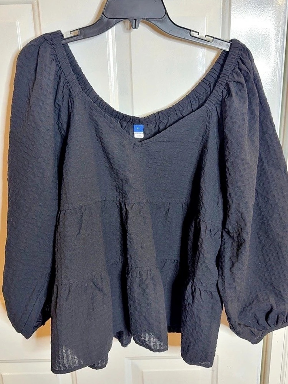 Old Navy Tiered Seersucker Long-Sleeve Swing Top Black XL